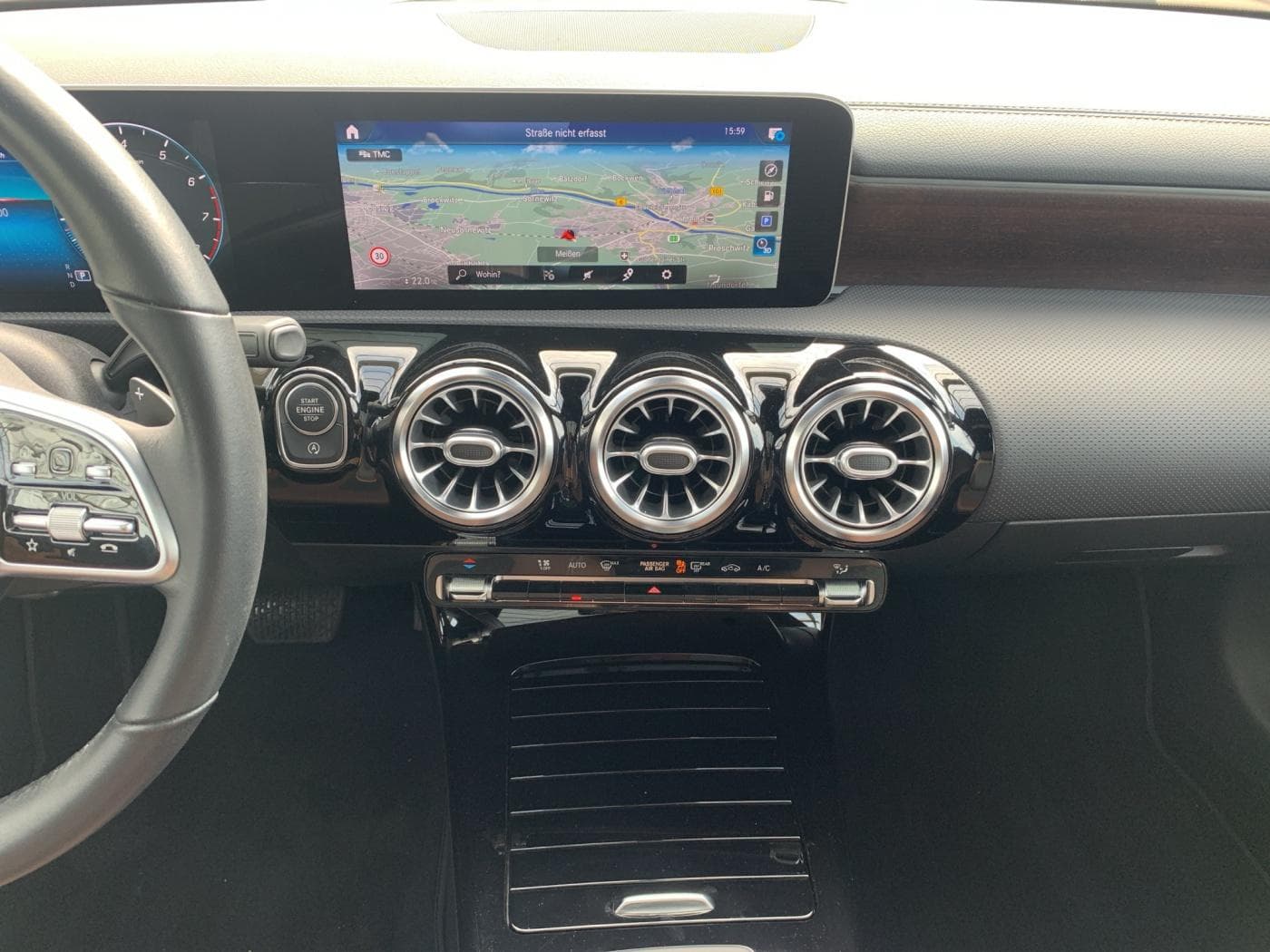 Mercedes-Benz CLA 180 SB Bild 12