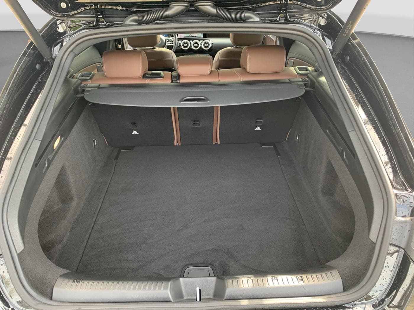 Mercedes-Benz CLA 180 SB Bild 19
