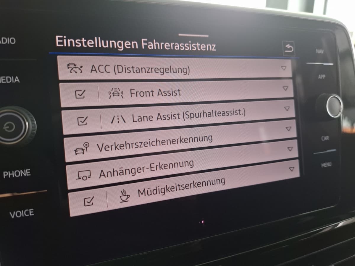 Volkswagen T-Roc R-Line 1.5 TSI 150 pS DSG AHK NAVI ACC KAMERA Bild 22