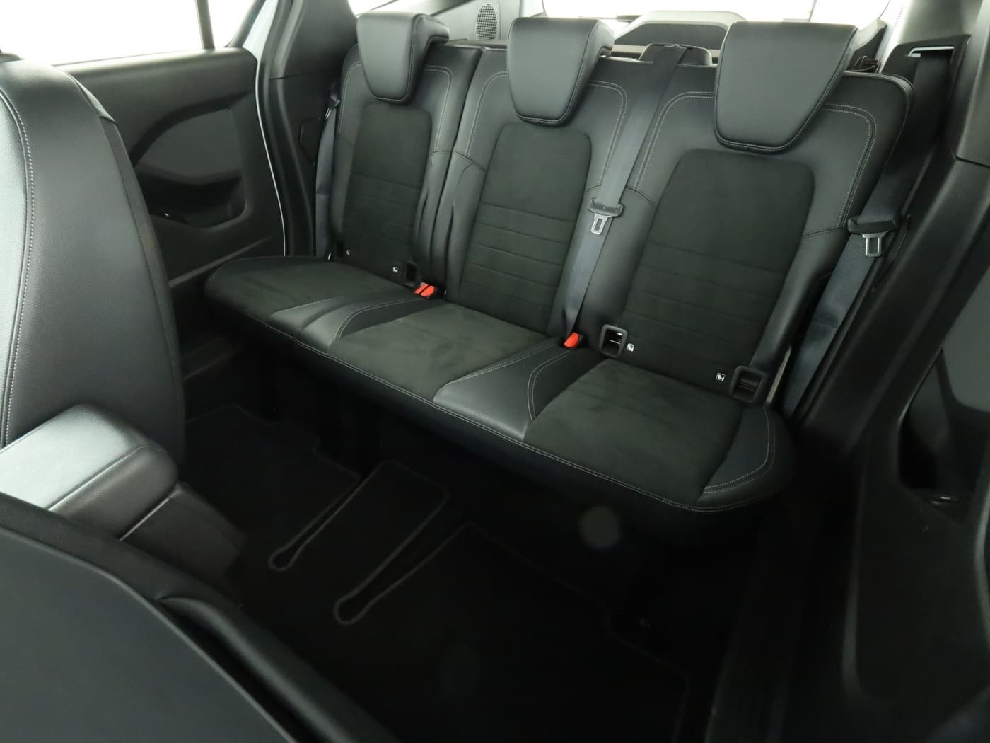 Mercedes-Benz T 180 d PROGRESSIVE Standard Bild 18