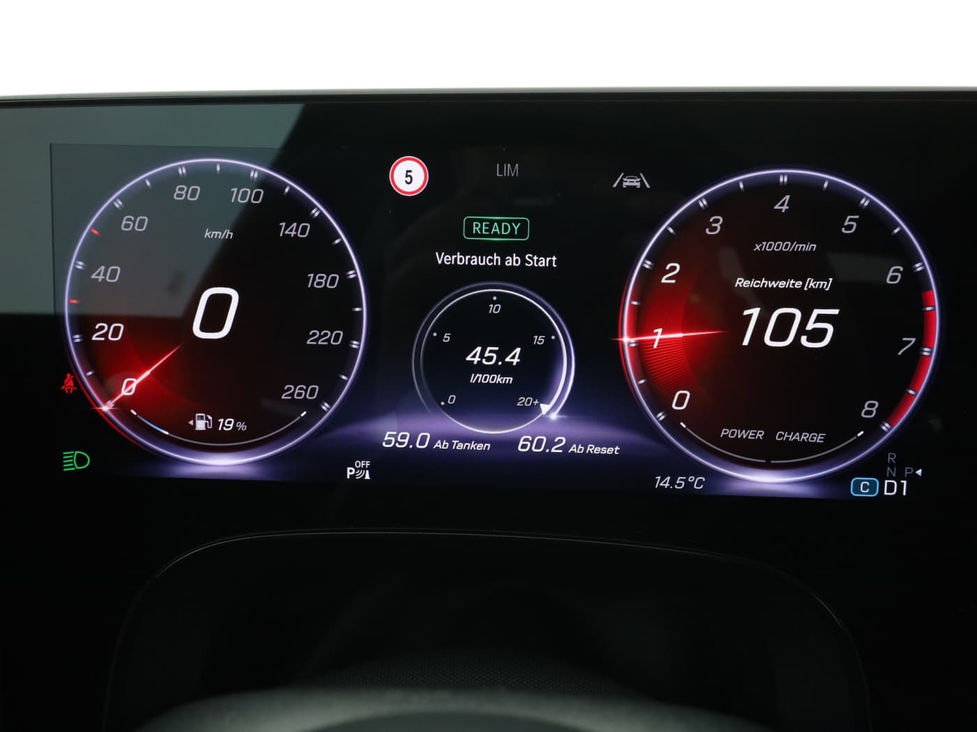 Mercedes-Benz CLA 220 4MATIC Bild 12