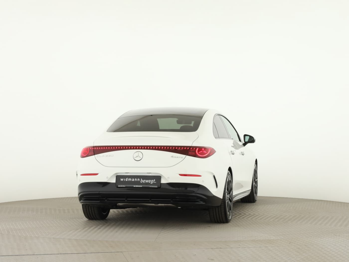 Mercedes-Benz CLA 220 4MATIC Bild 2