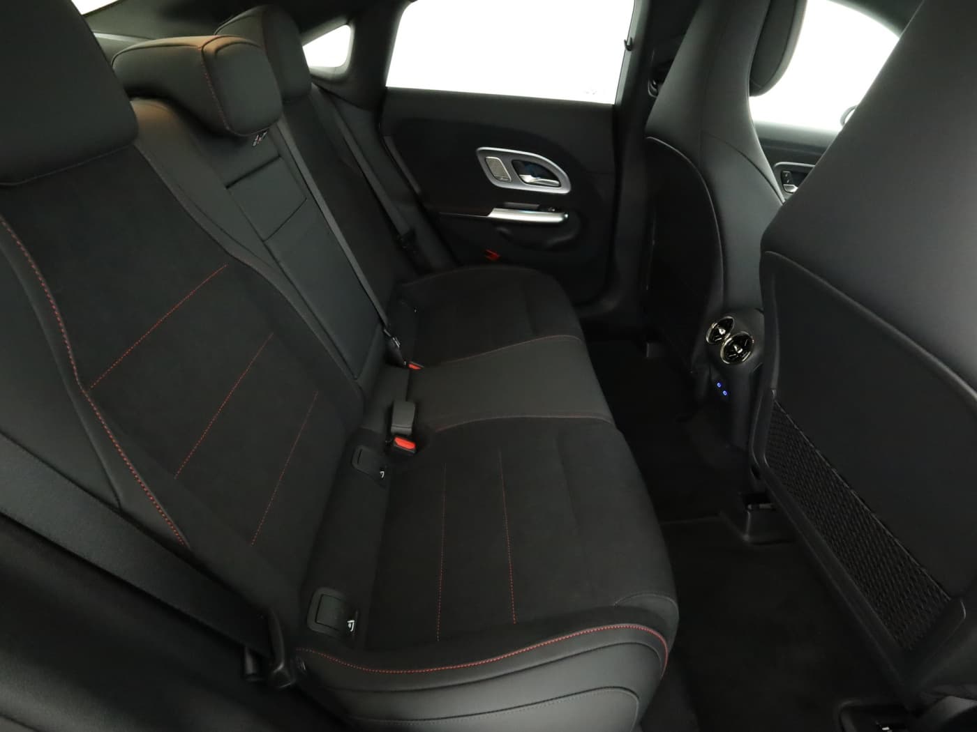 Mercedes-Benz CLA 220 4MATIC Bild 26