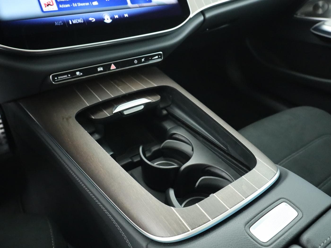Mercedes-Benz E 220 d 4M T Bild 15
