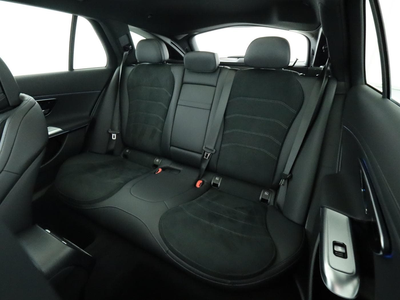 Mercedes-Benz E 220 d 4M T Bild 18