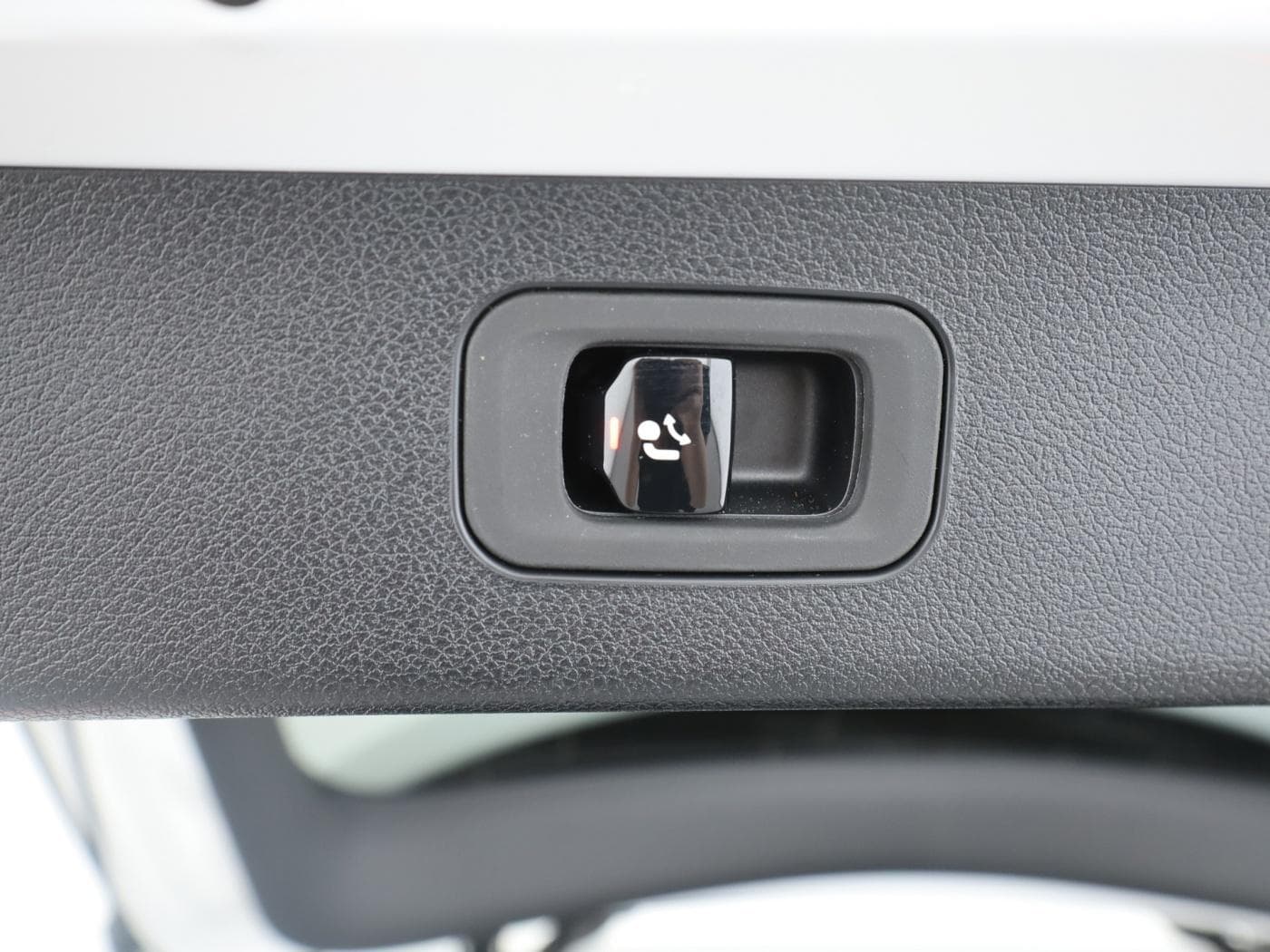 Mercedes-Benz E 220 d 4M T Bild 25