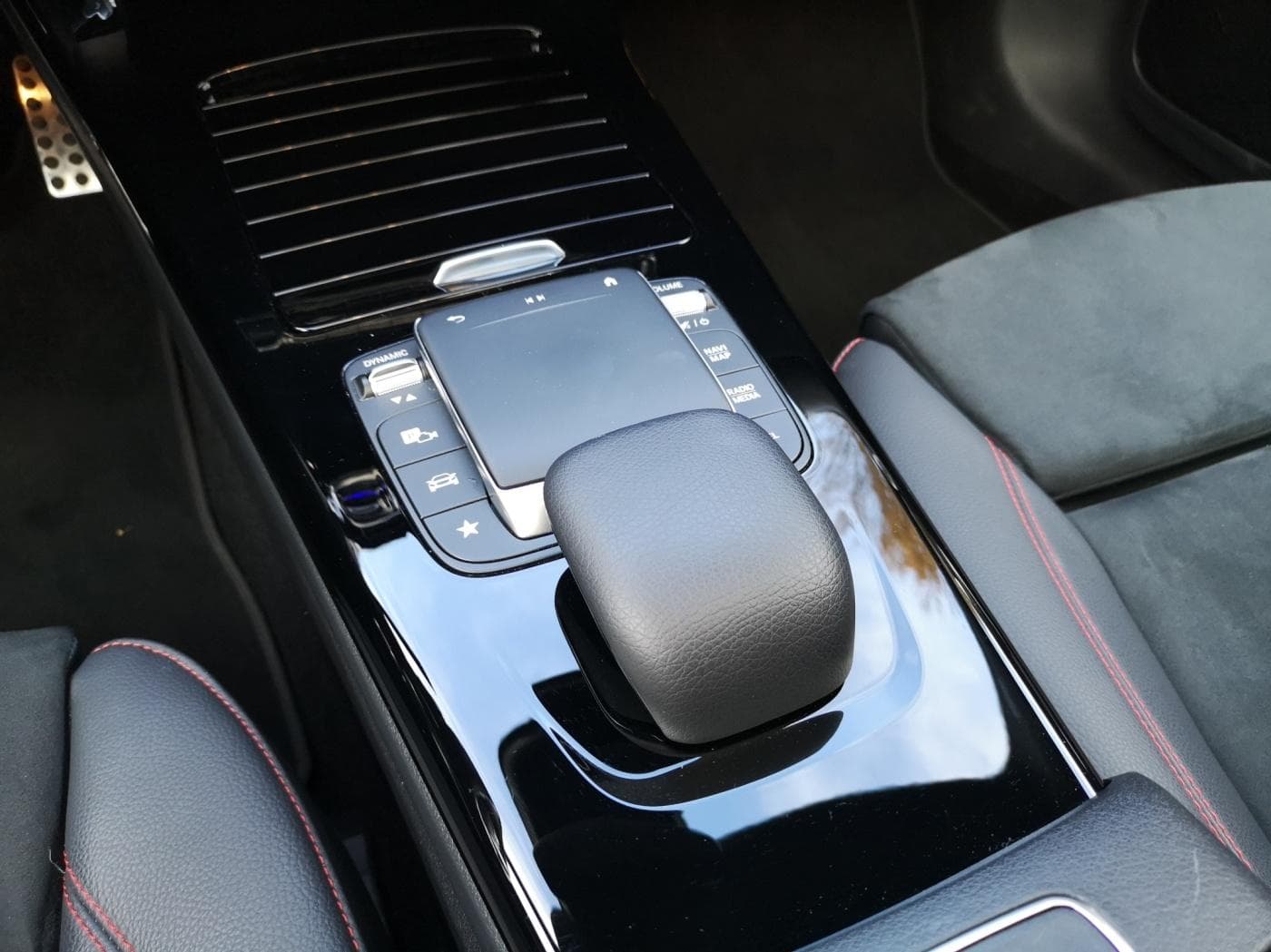 Mercedes-Benz CLA 250 e Bild 13