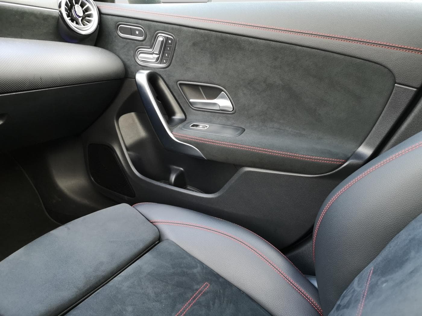 Mercedes-Benz CLA 250 e Bild 14