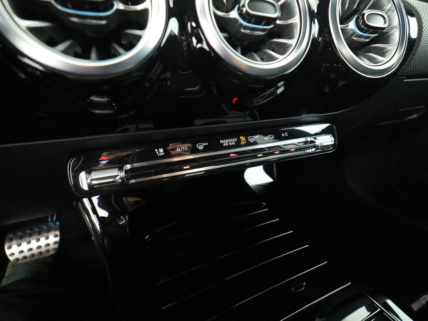 Mercedes-Benz CLA 200 Bild 14