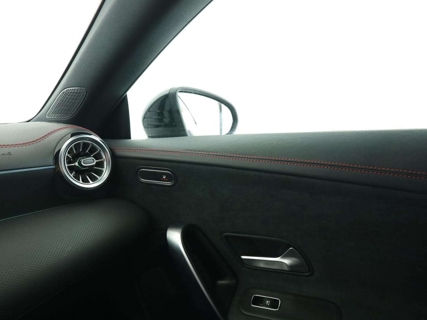 Mercedes-Benz CLA 200 Bild 16