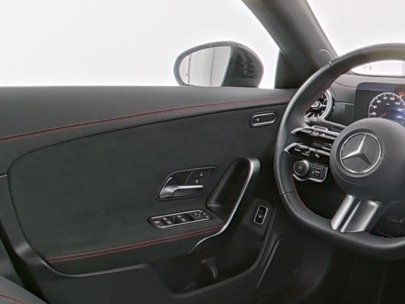 Mercedes-Benz CLA 200 Coup Bild 9
