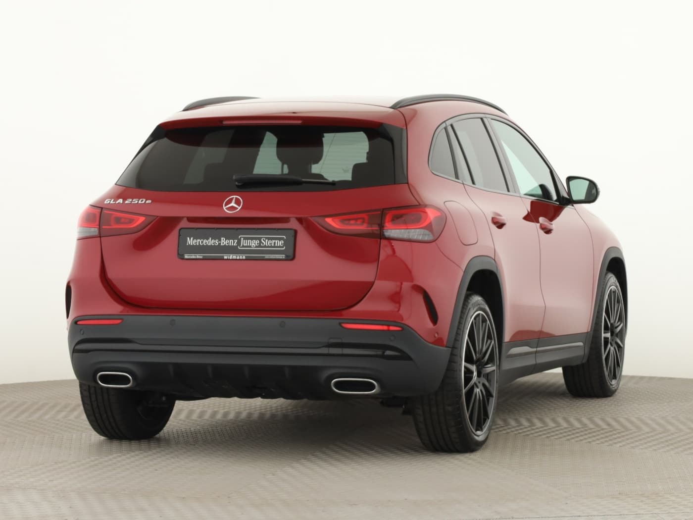 Mercedes-Benz GLA 250 e Bild 2