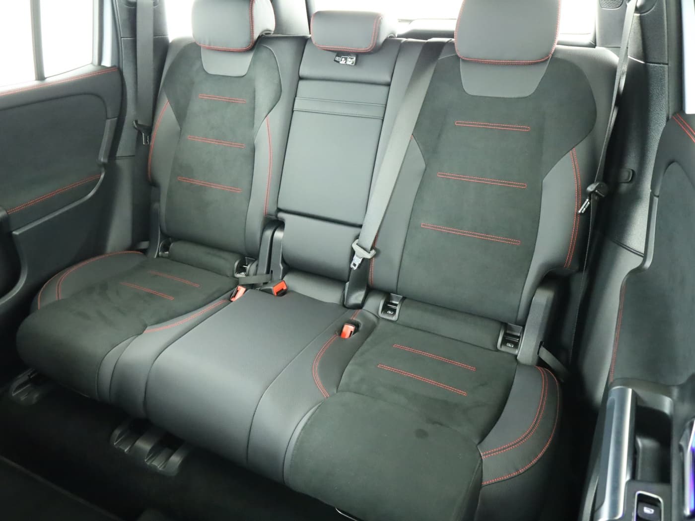 Mercedes-Benz GLB 220 d 4M Bild 18