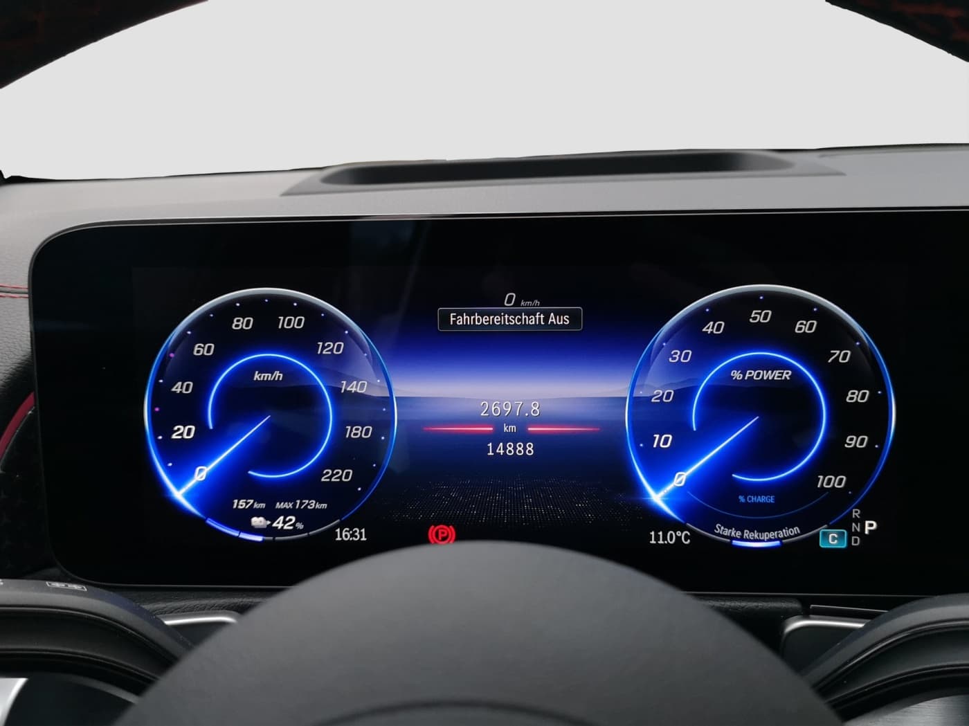 Mercedes-Benz EQB 300 4M Bild 11