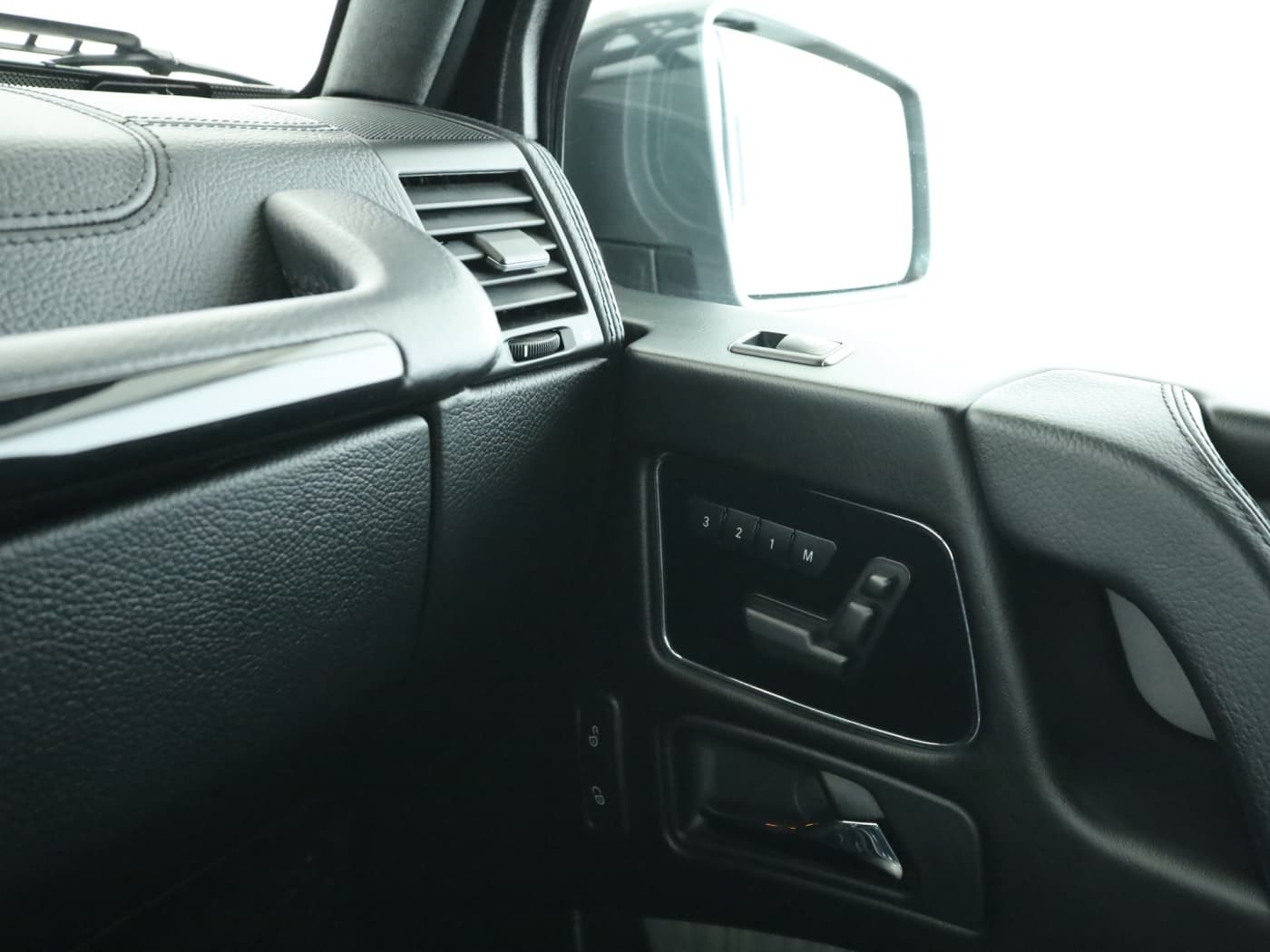 Mercedes-Benz G 500 Bild 16