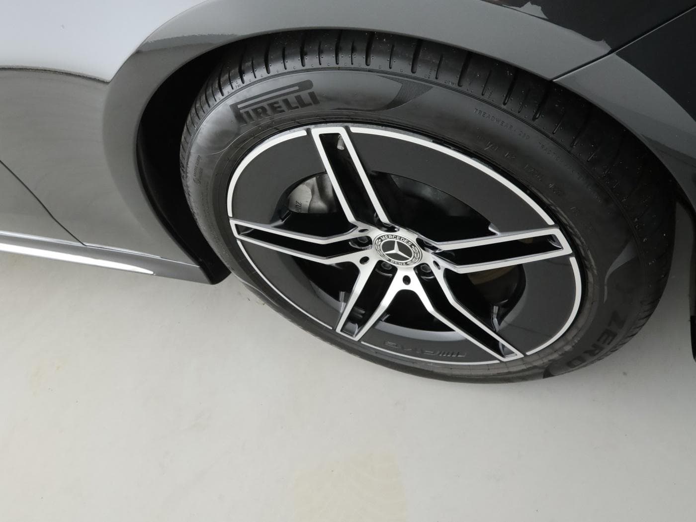 Mercedes-Benz E 220 d T Bild 21