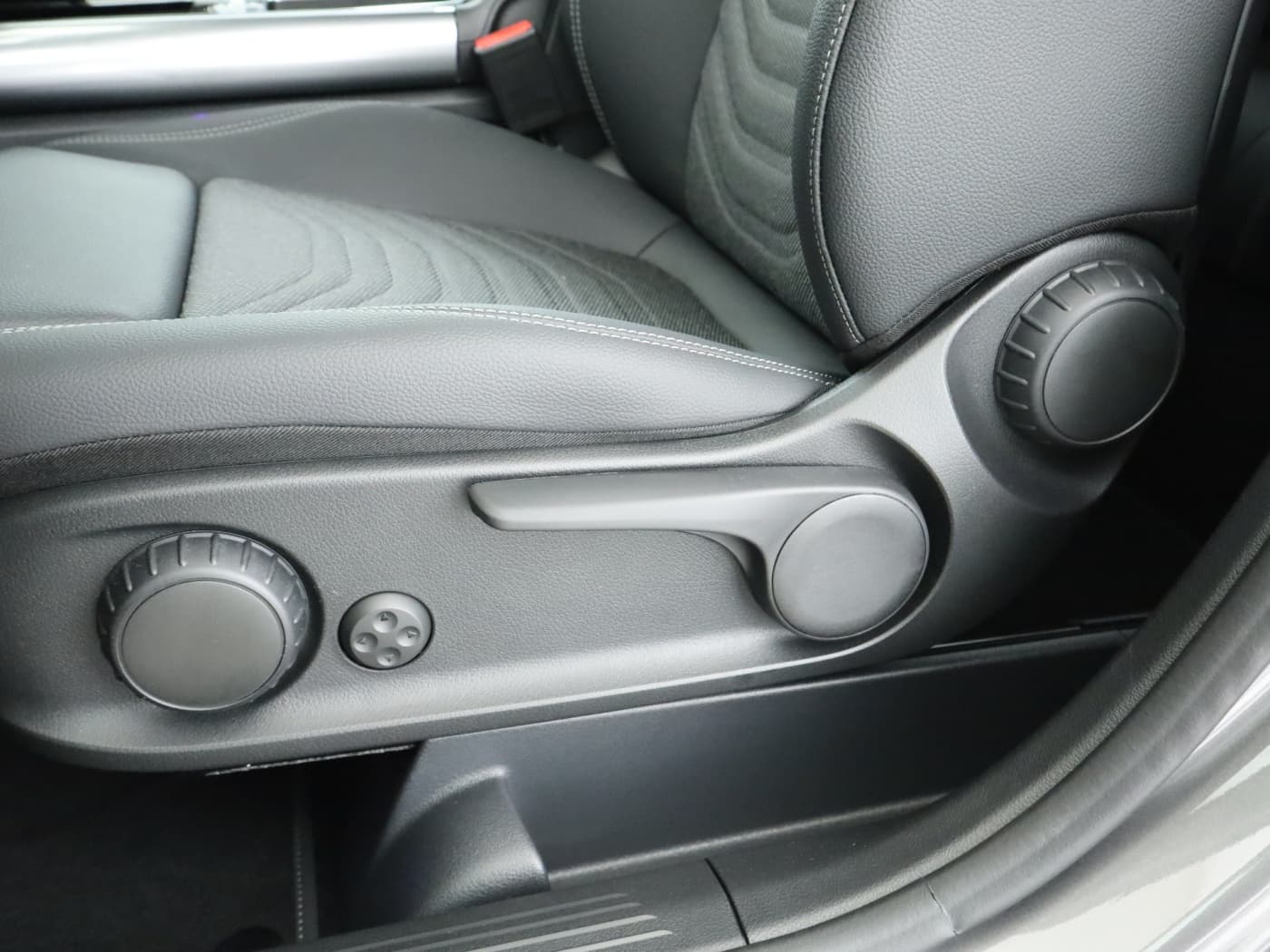 Mercedes-Benz GLA 180 Bild 28