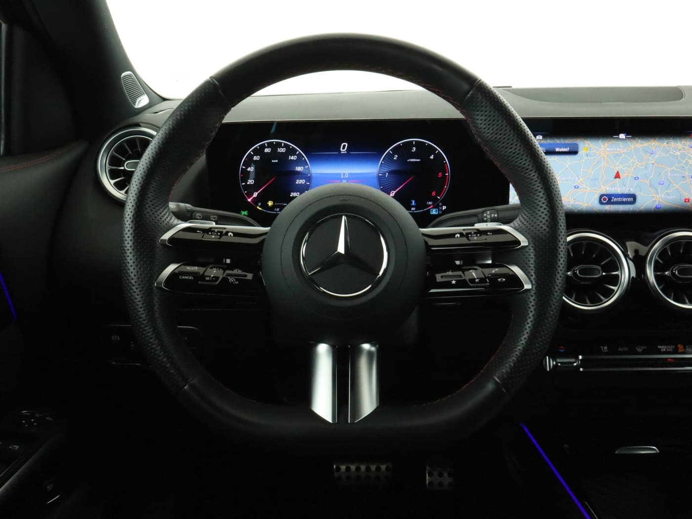 Mercedes-Benz GLA 220 d 4M Bild 11