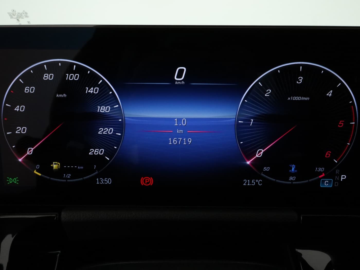 Mercedes-Benz GLA 220 d 4M Bild 12