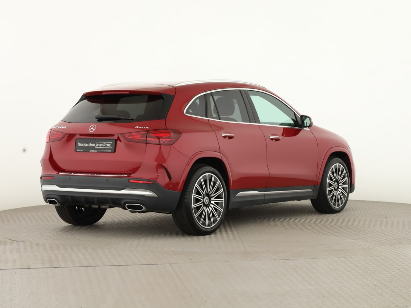 Mercedes-Benz GLA 220 d 4M Bild 6