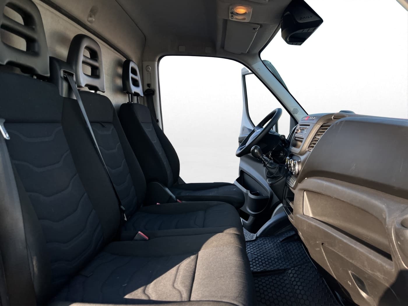 IVECO Daily Koffer LBW Bild 11