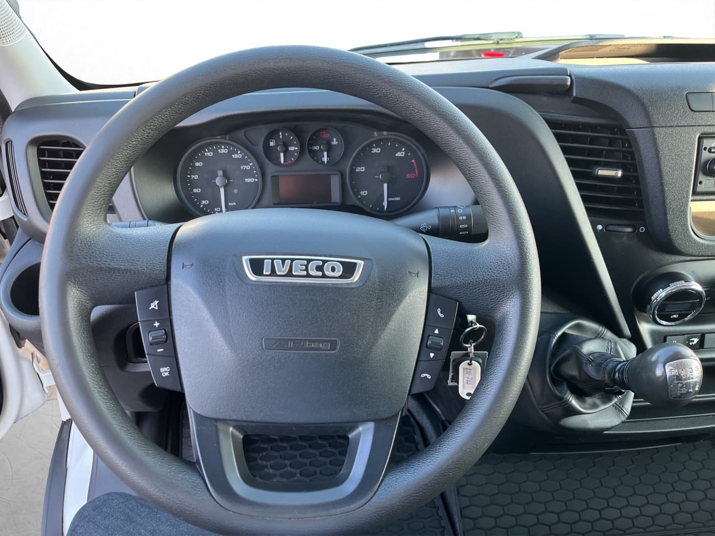 IVECO Daily Koffer LBW Bild 6