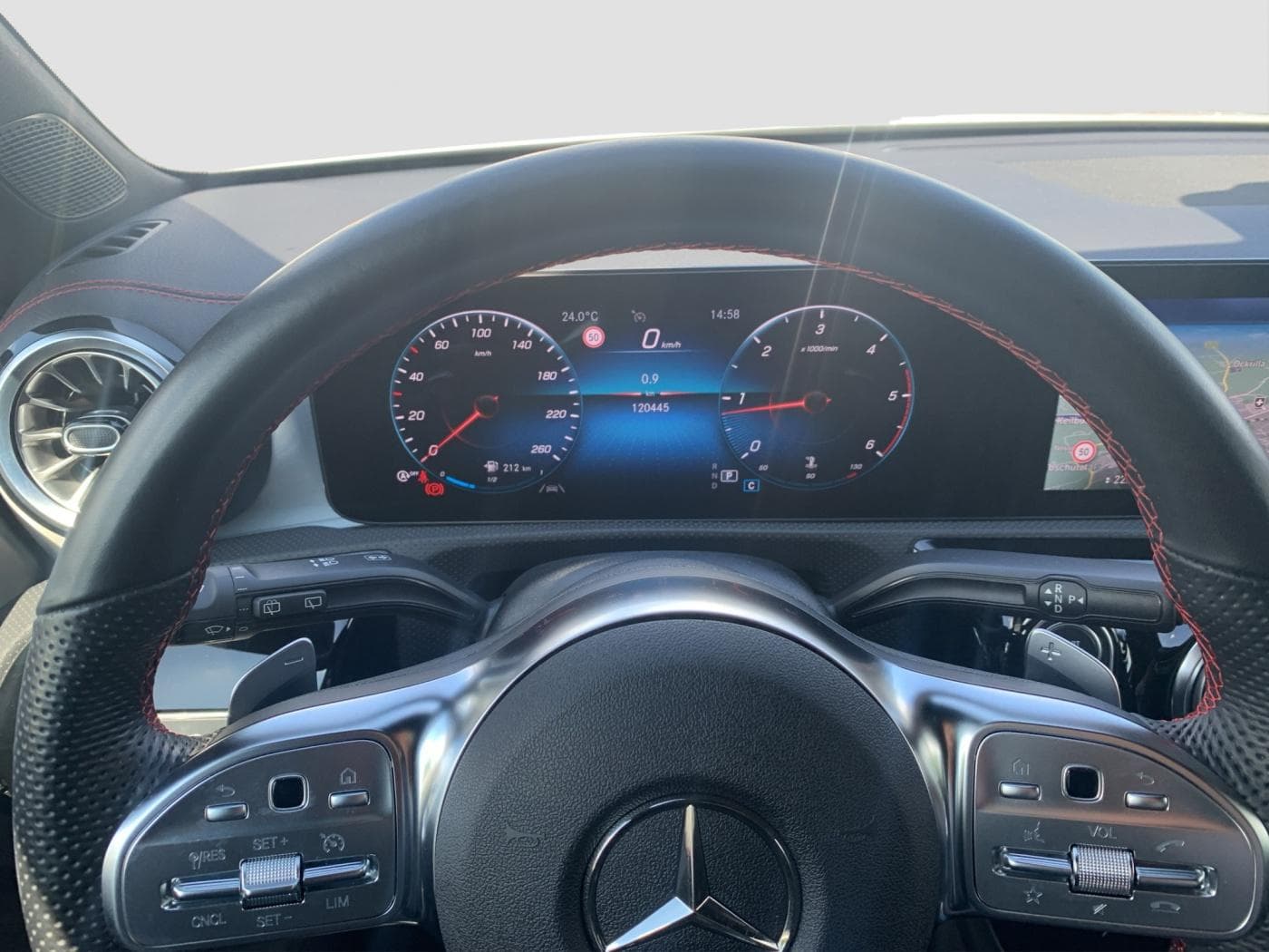 Mercedes-Benz CLA 200 d SB Bild 11