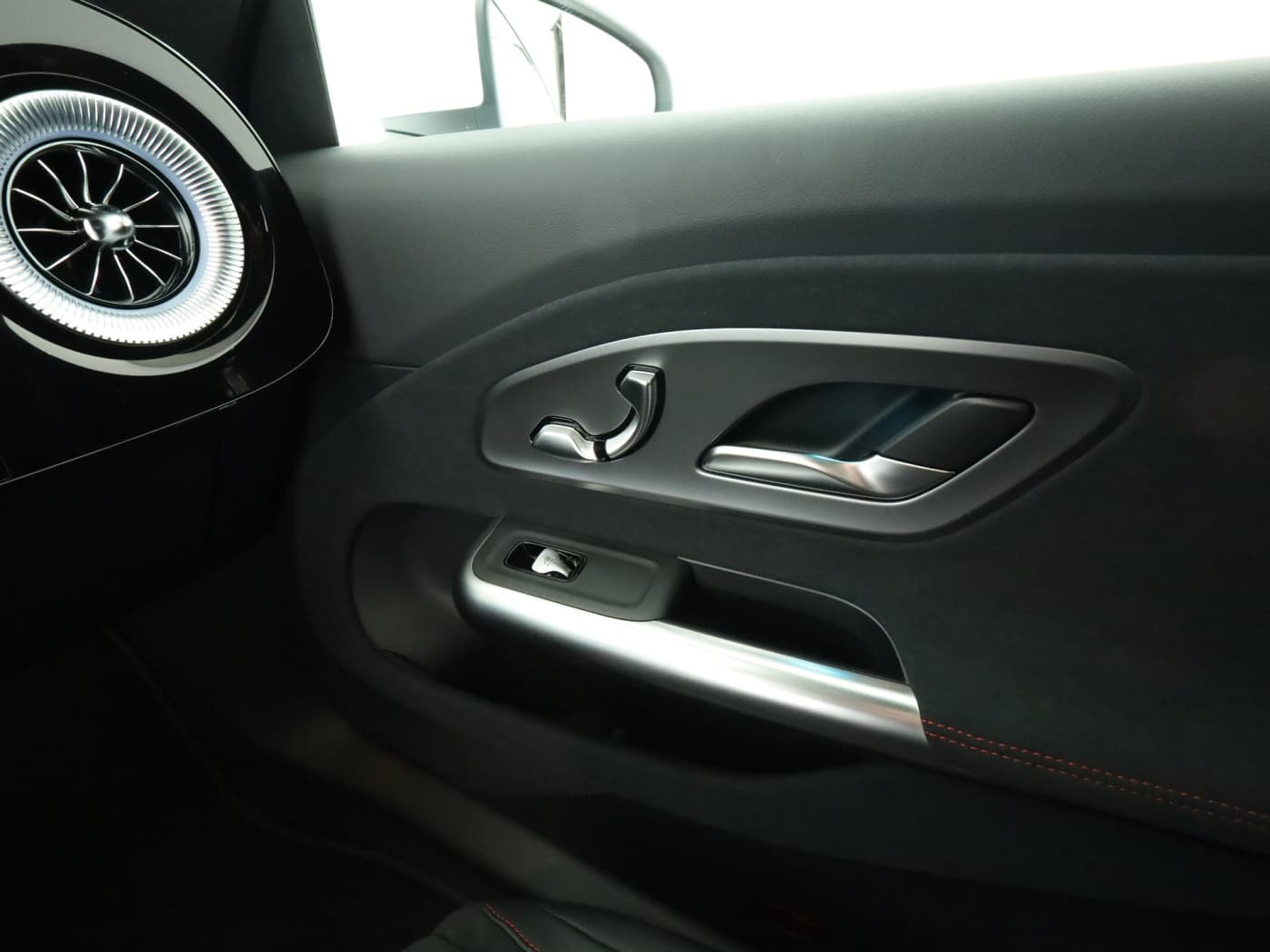Mercedes-Benz CLA 250+ mit EQ Technologie Bild 16