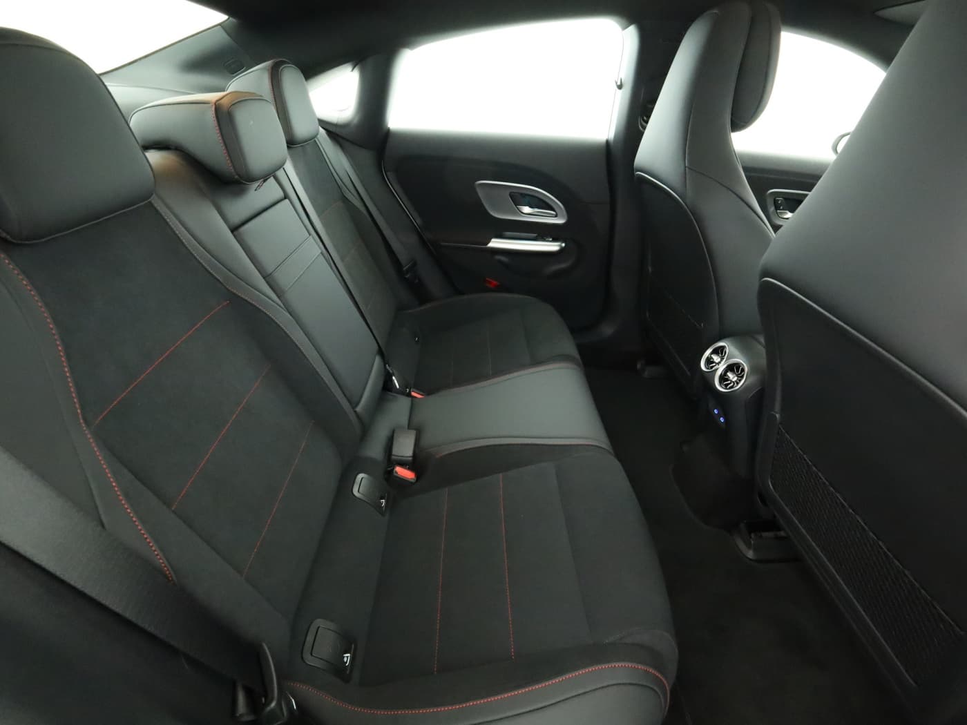 Mercedes-Benz CLA 250+ mit EQ Technologie Bild 25