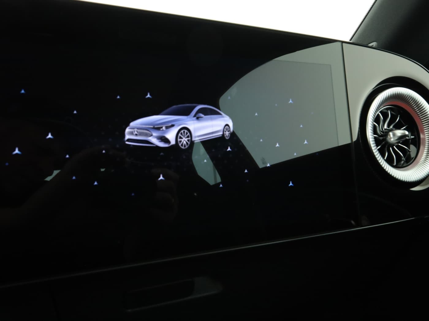 Mercedes-Benz CLA 250+ mit EQ Technologie Bild 30