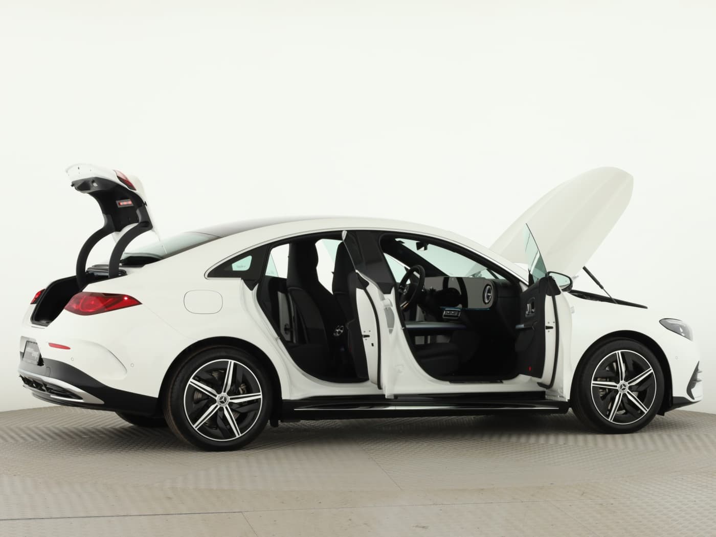 Mercedes-Benz CLA 250+ mit EQ Technologie Bild 8