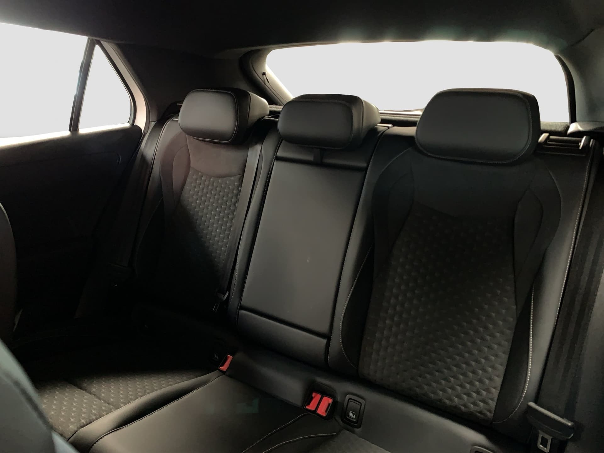 Volkswagen T-Roc R-Line 1.5 l eTSI OPF DSG R-Line Bild 15