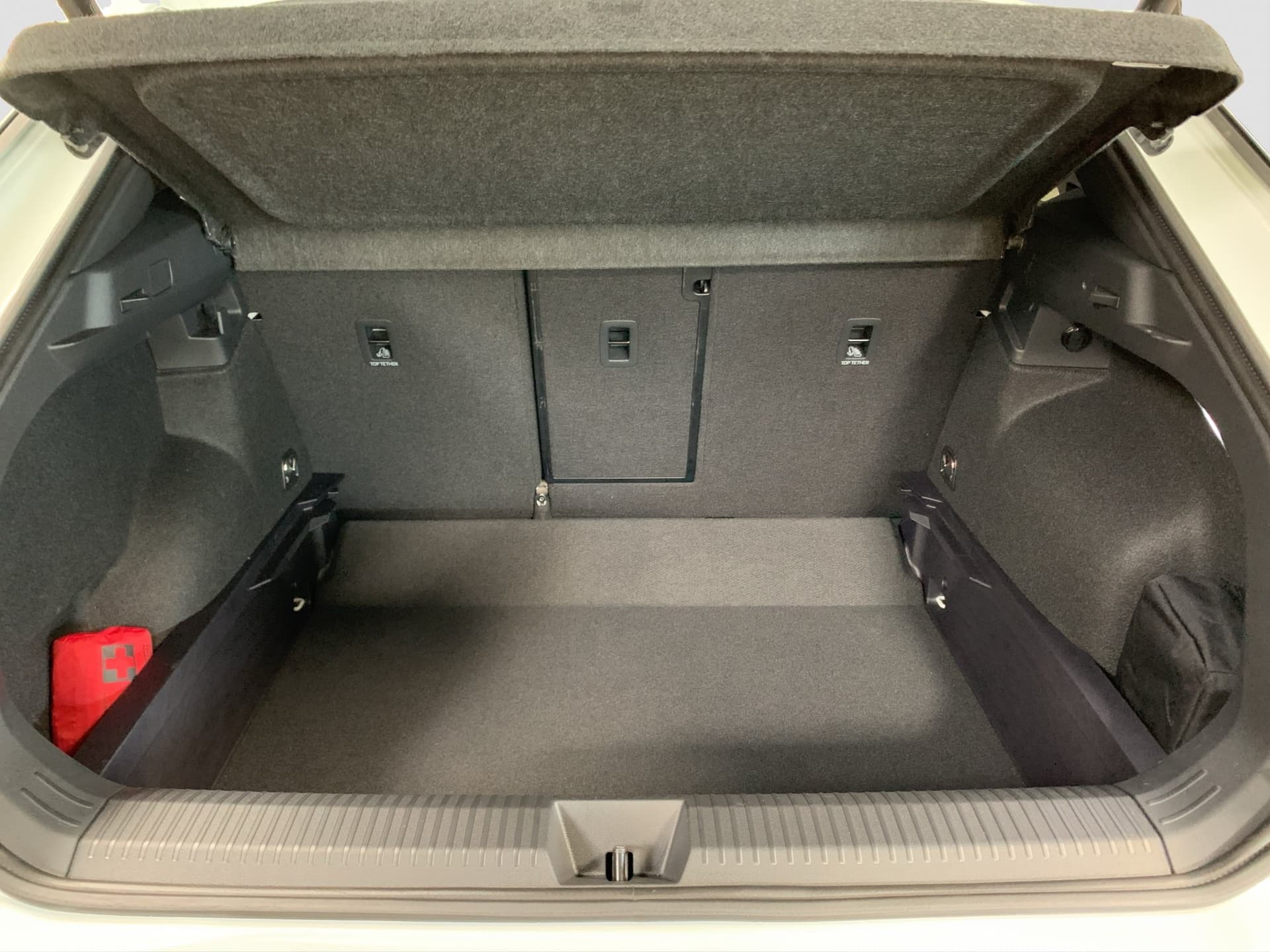 Volkswagen T-Roc R-Line 1.5 l eTSI OPF DSG R-Line Bild 17