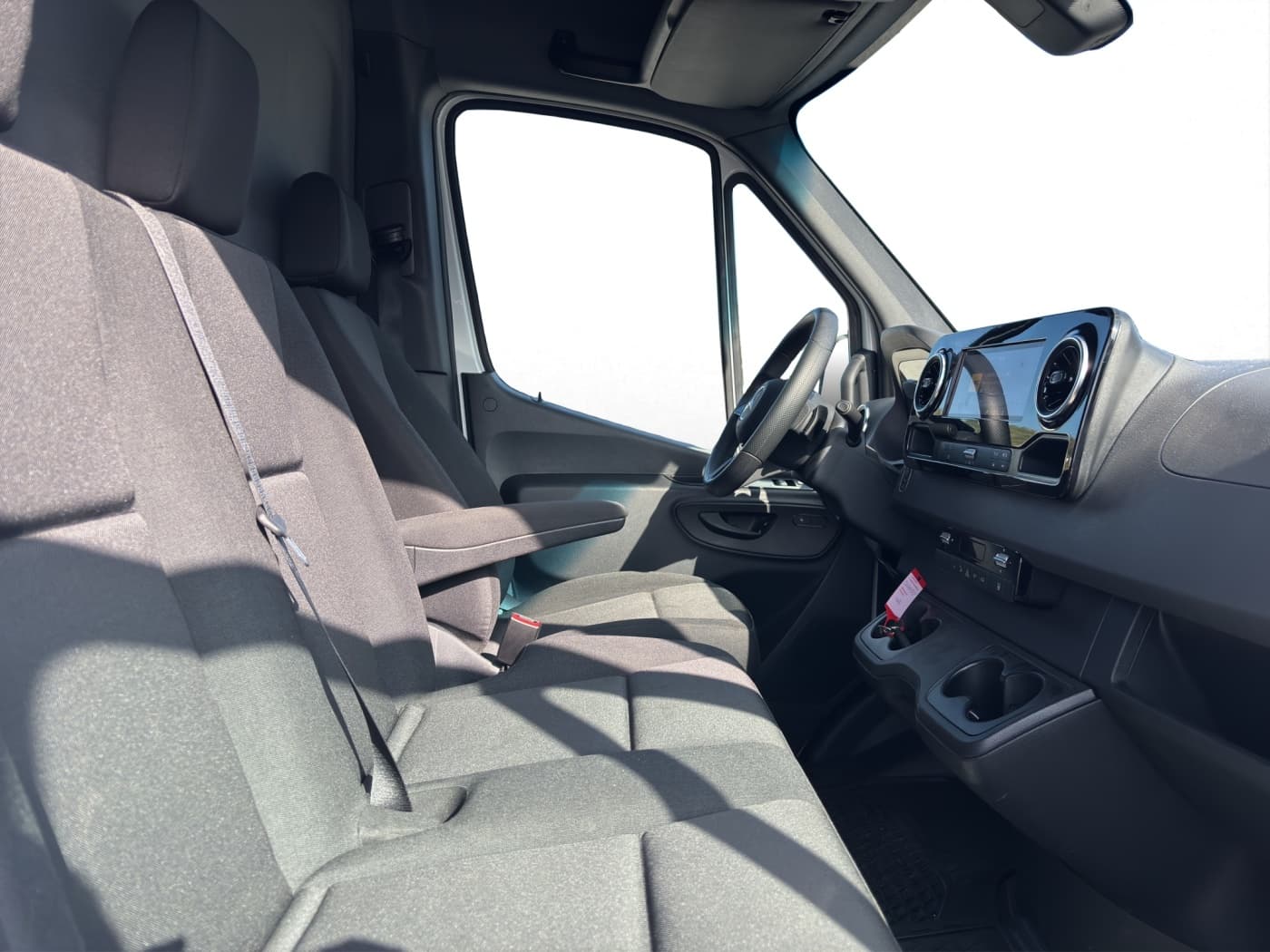 Mercedes-Benz eSprinter 314 Kasten flach L2/H1 Bild 15