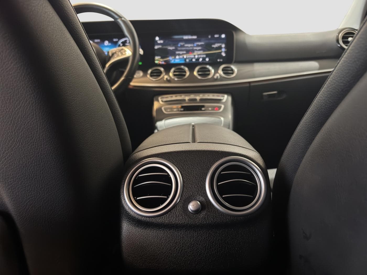 Mercedes-Benz E 220 d T Bild 12