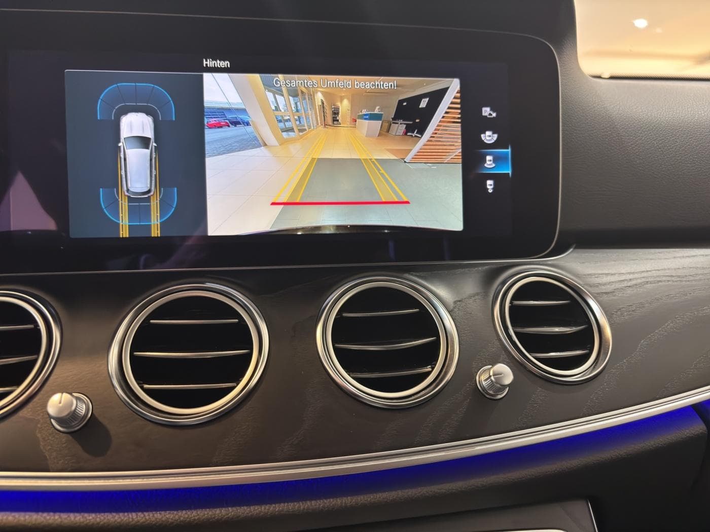 Mercedes-Benz E 220 d T Bild 20