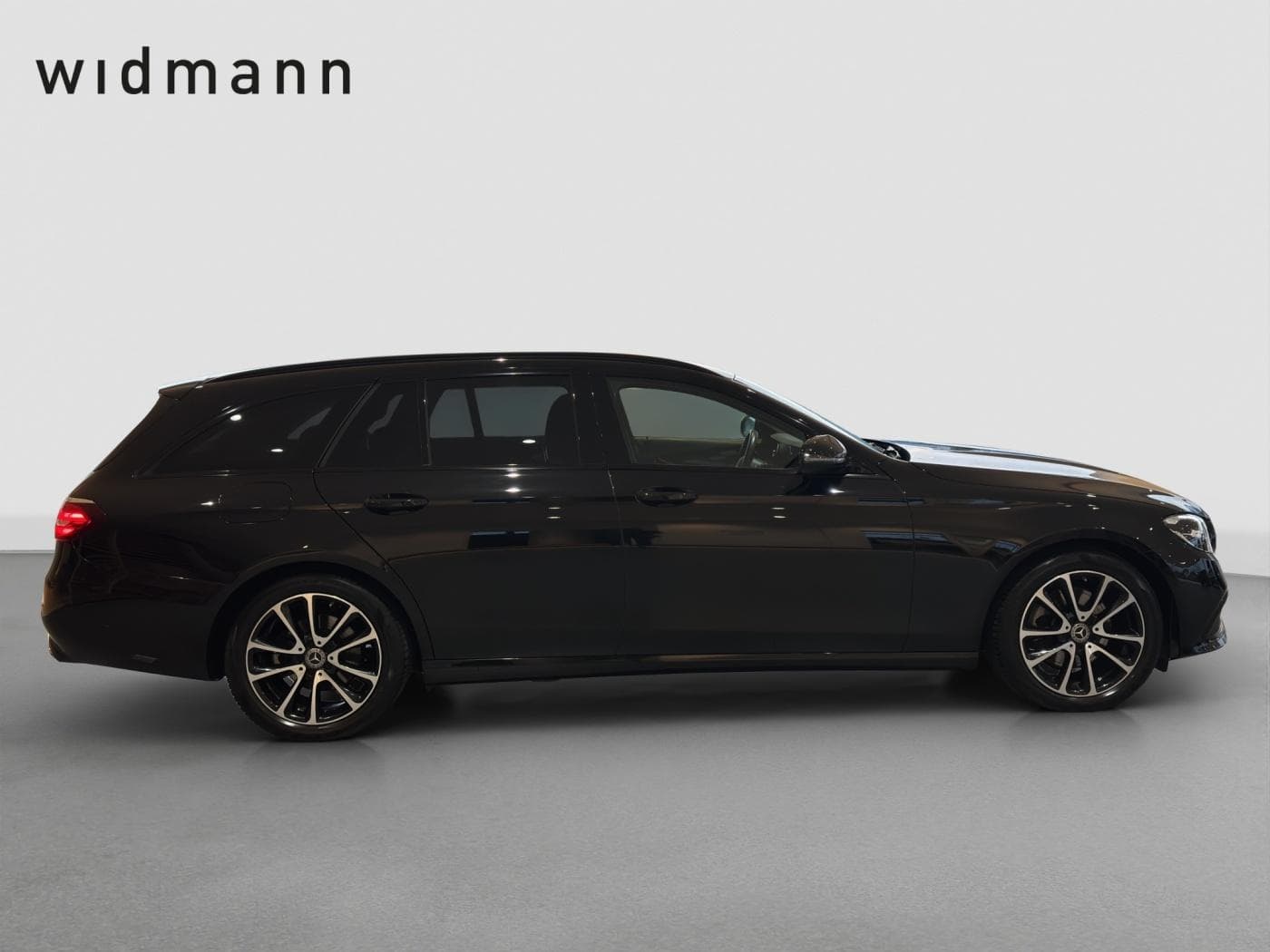 Mercedes-Benz E 220 d T Bild 6