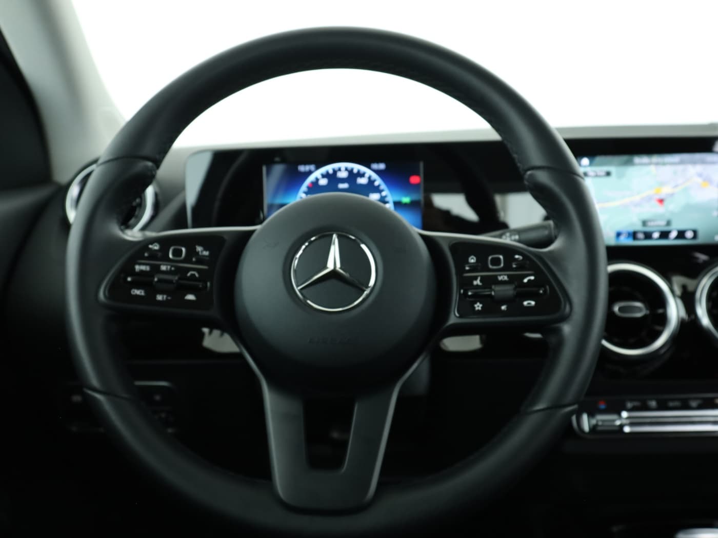 Mercedes-Benz GLA 200 d Bild 11