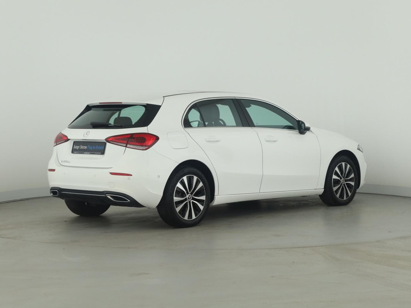 Mercedes-Benz A 250 e Bild 6