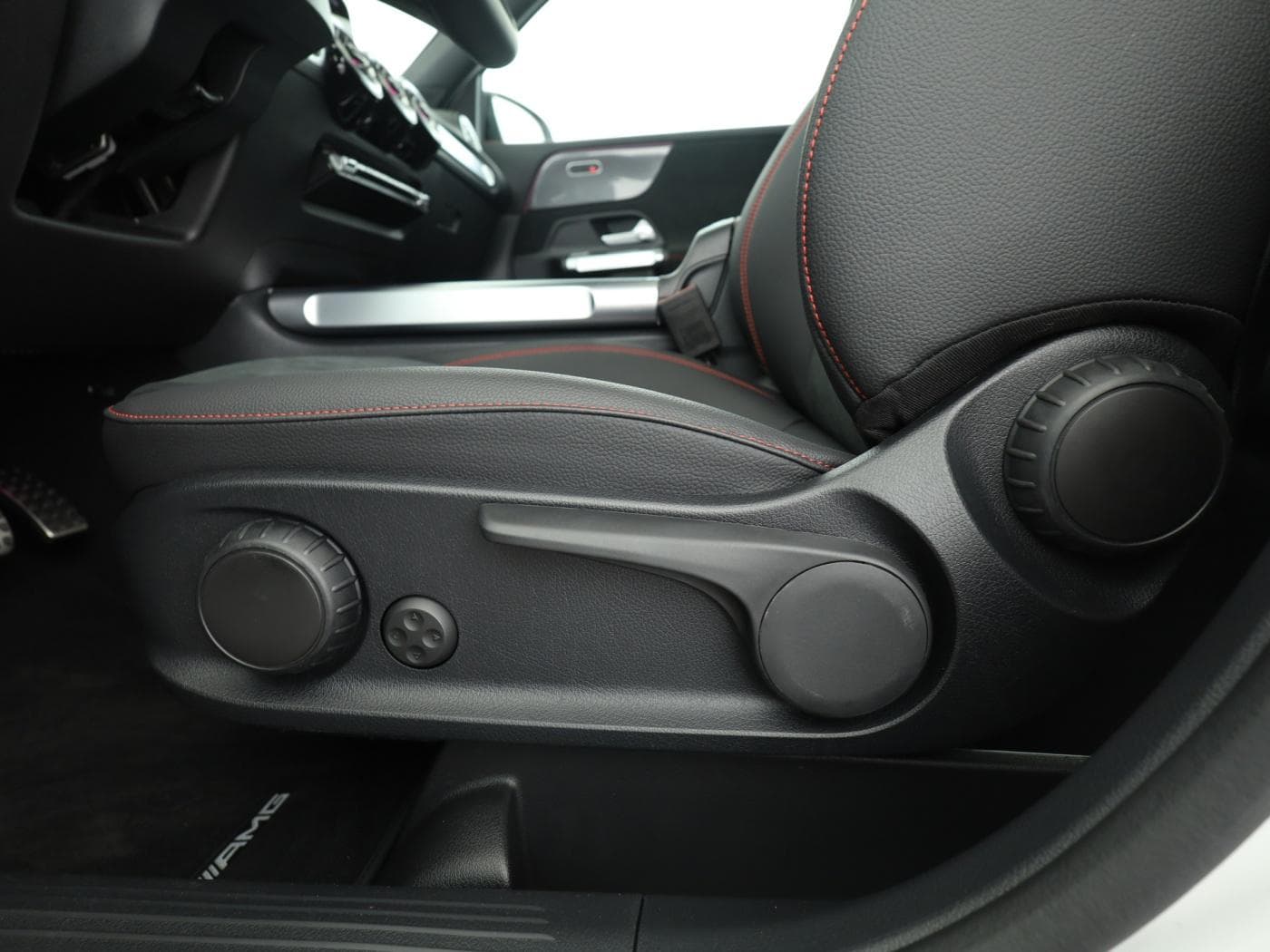 Mercedes-Benz GLB 220 d 4MATIC Bild 30