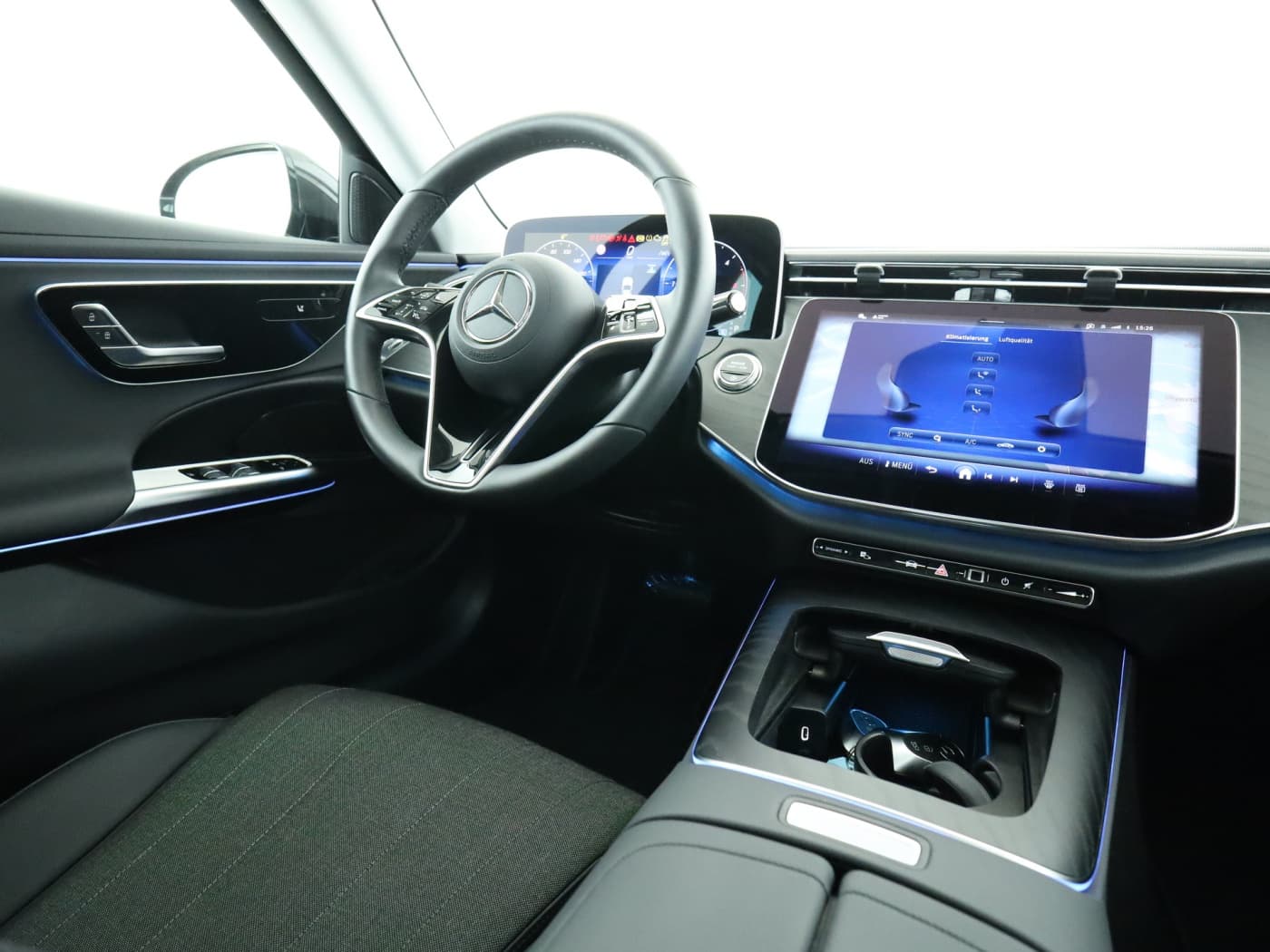 Mercedes-Benz E 220 d T Bild 10