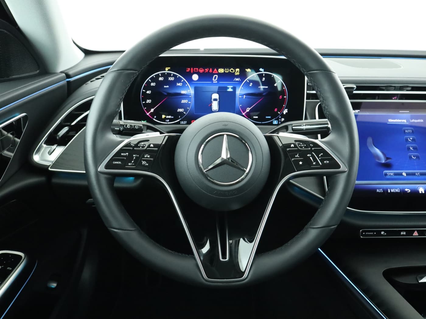 Mercedes-Benz E 220 d T Bild 11