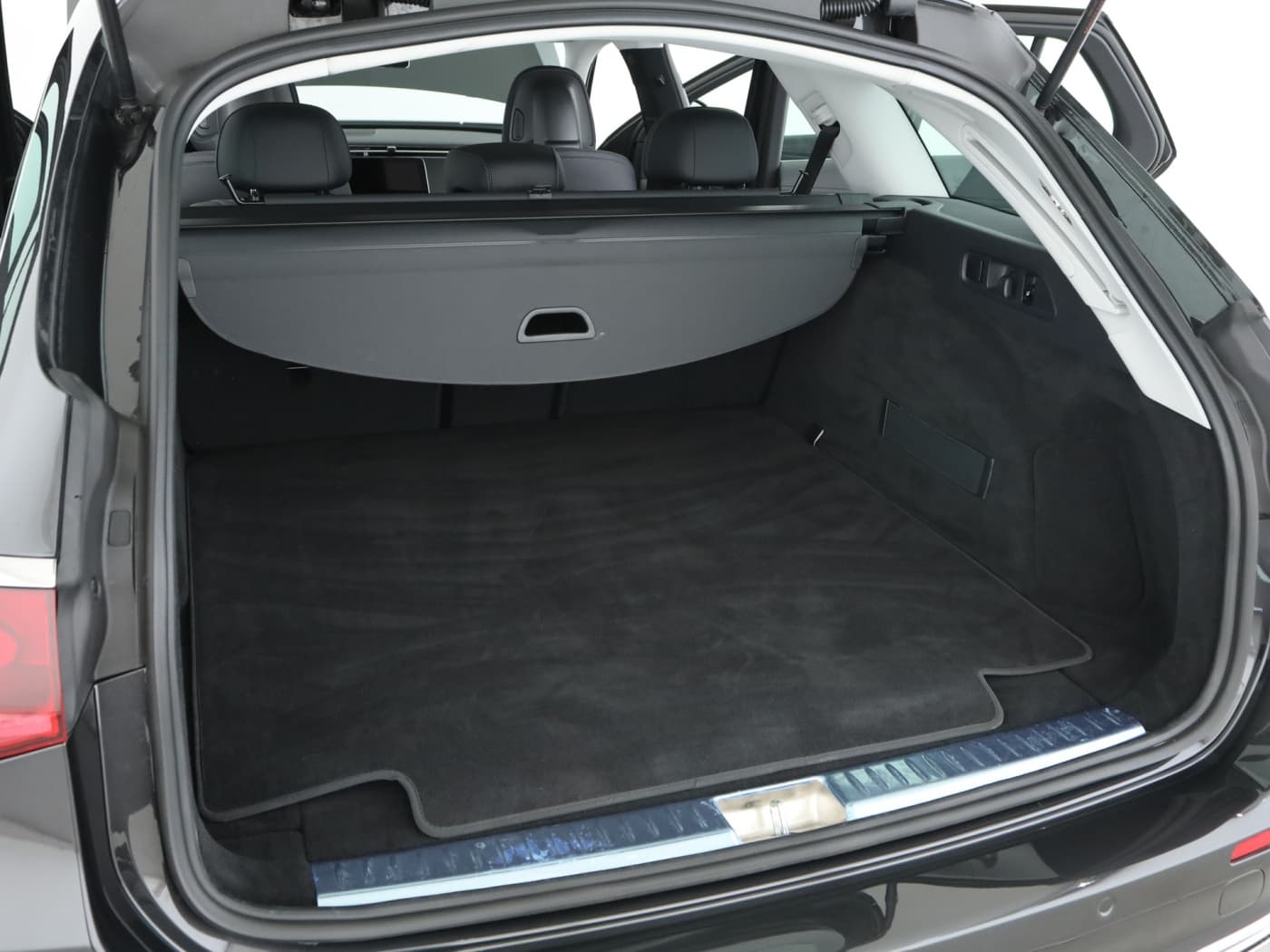 Mercedes-Benz E 220 d T Bild 22