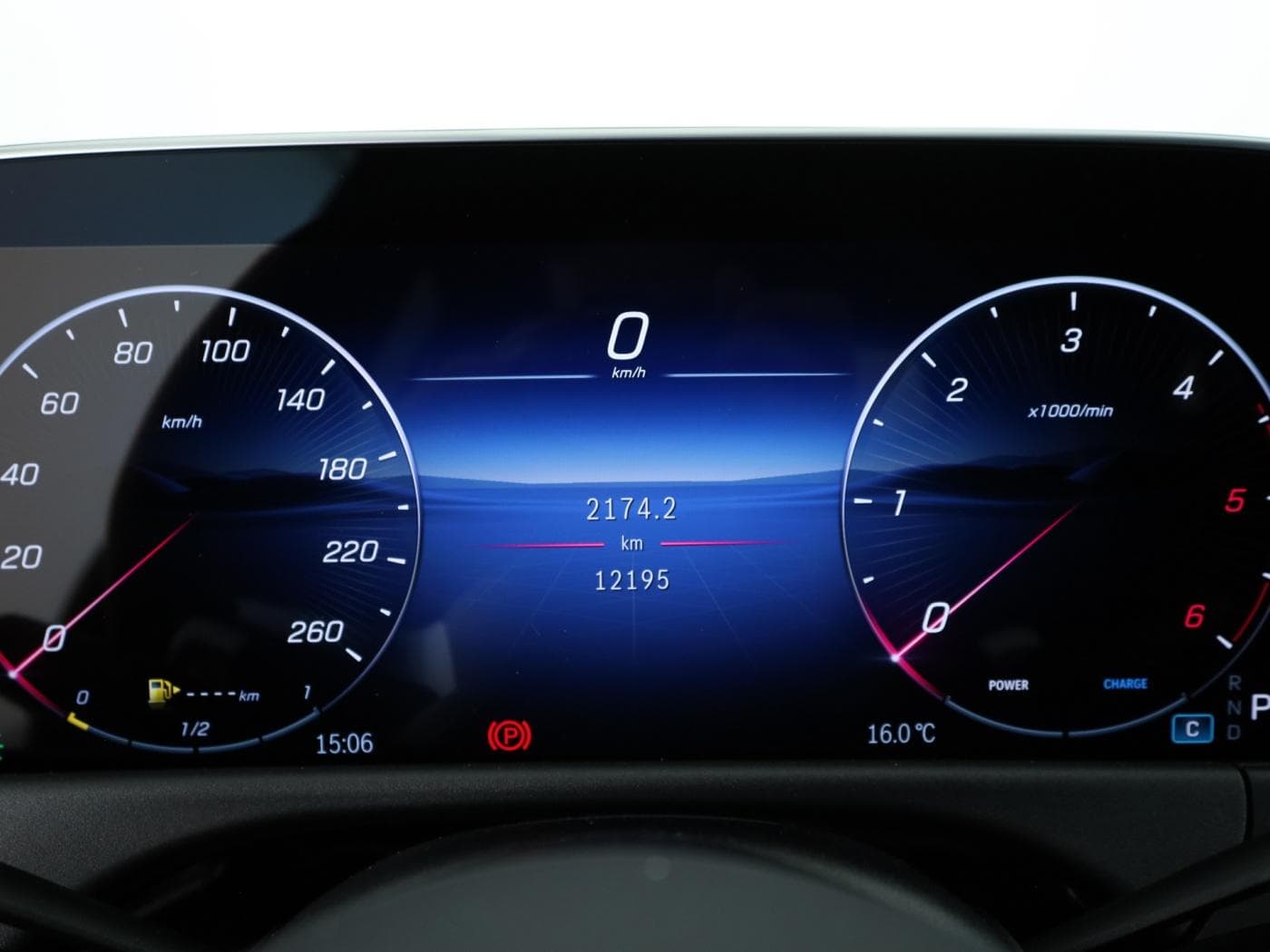 Mercedes-Benz E 220 d Bild 12