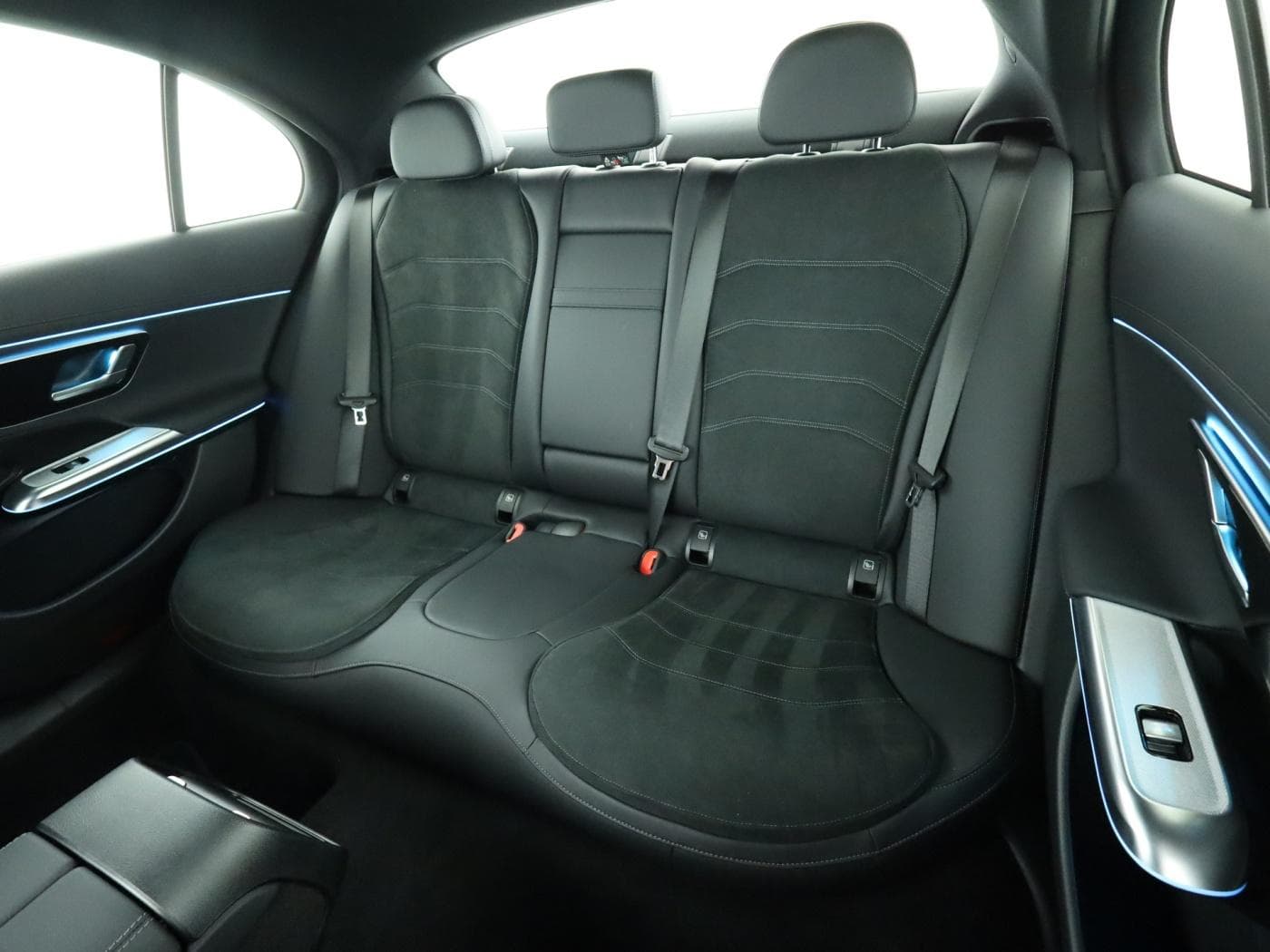 Mercedes-Benz E 220 d Bild 18