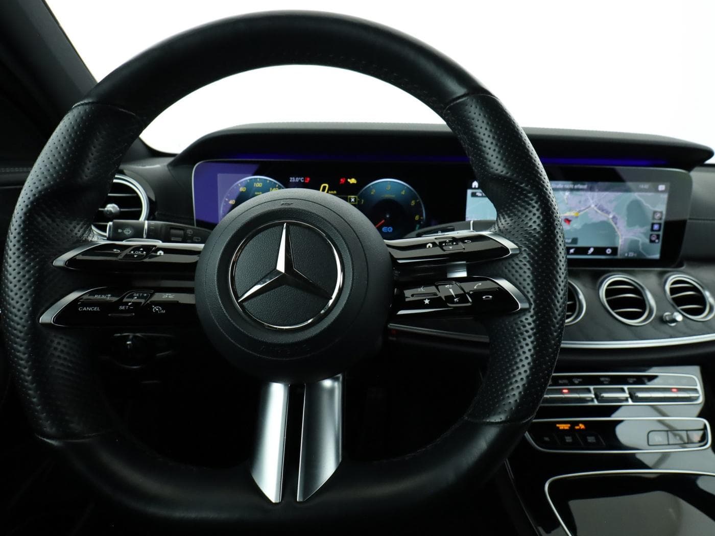 Mercedes-Benz E 300 de T Bild 11