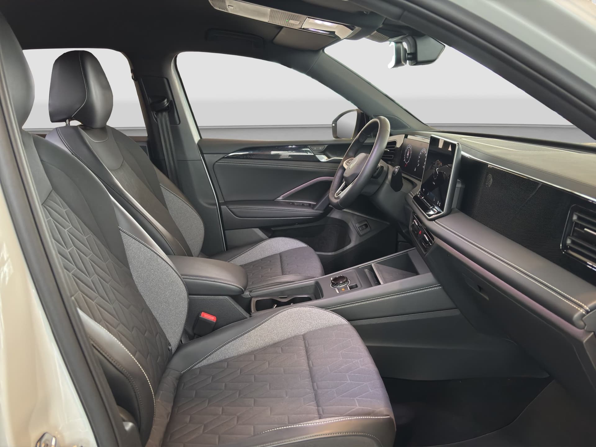 Volkswagen Tiguan Life GOAL 1.5 eTSI 150 PS DSG AHK NAVI ACC Bild 12