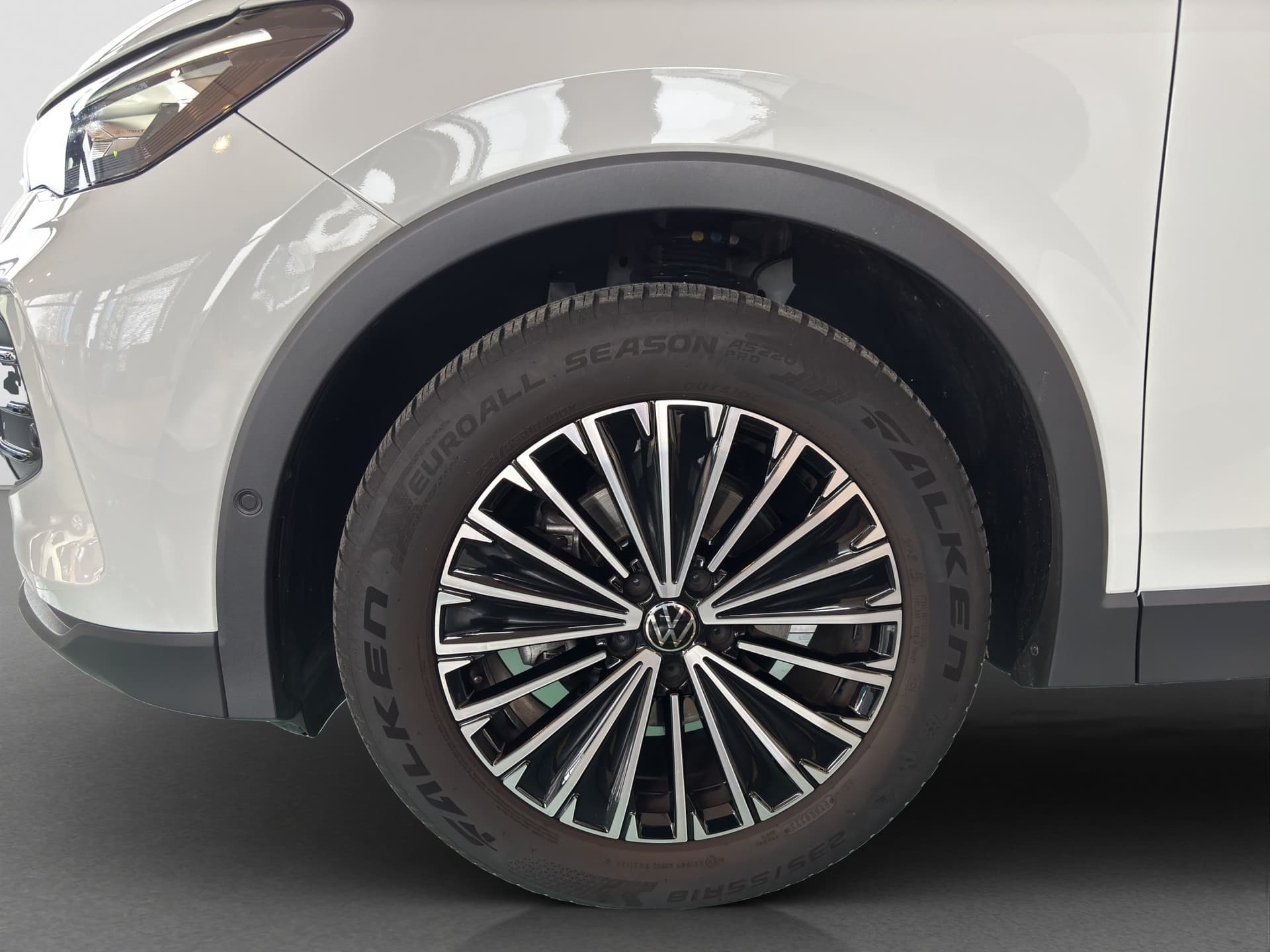 Volkswagen Tiguan Life GOAL 1.5 eTSI 150 PS DSG AHK NAVI ACC Bild 16