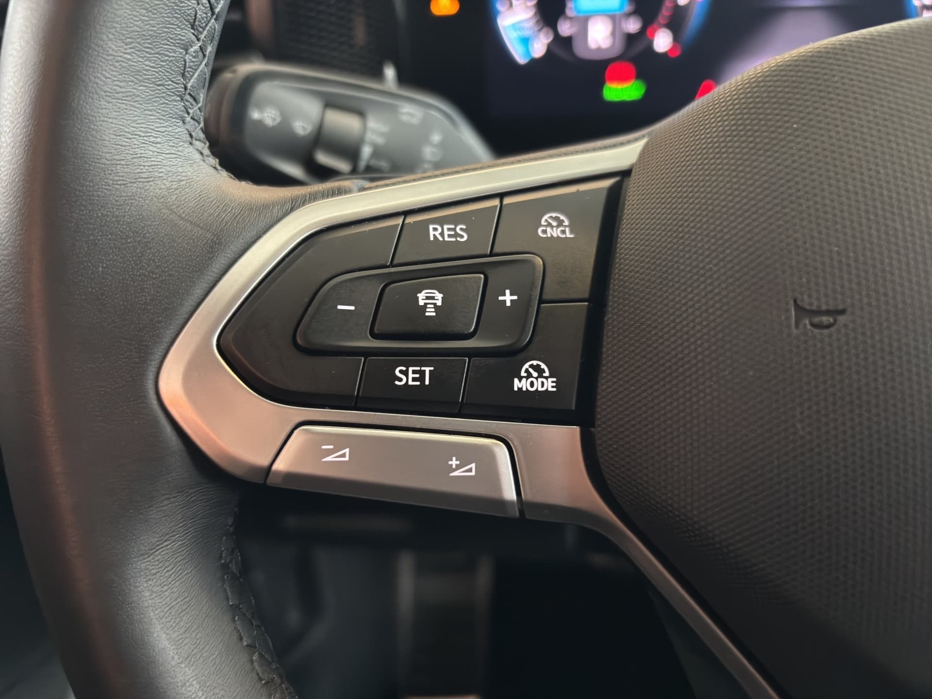 Volkswagen Tiguan Life GOAL 1.5 eTSI 150 PS DSG AHK NAVI ACC Bild 22