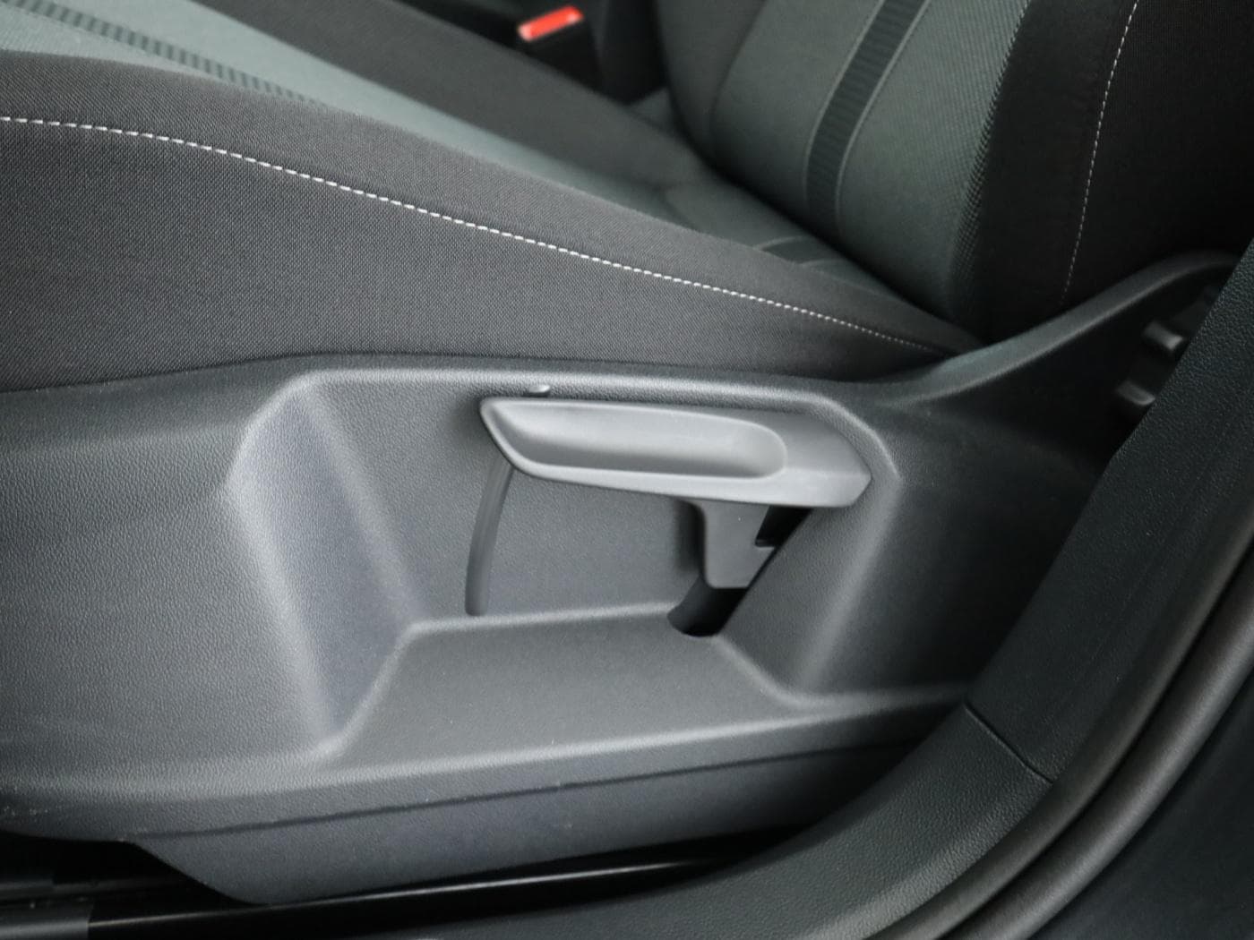 Volkswagen T-Roc 1.5 TSI Life Bild 24